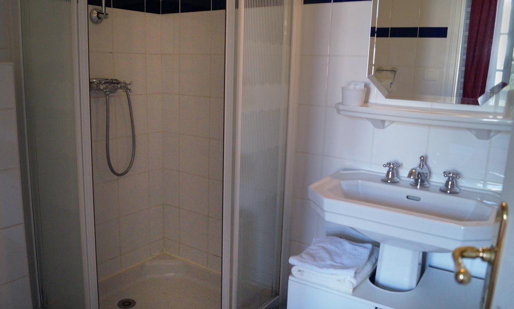 Hotel Du Saumon Buzancy  Habitación foto
